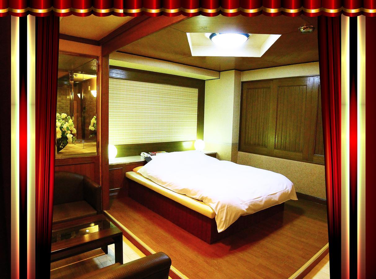 เกียวโต โฮเต็ล คราวน์ Hotel ภายนอก รูปภาพ